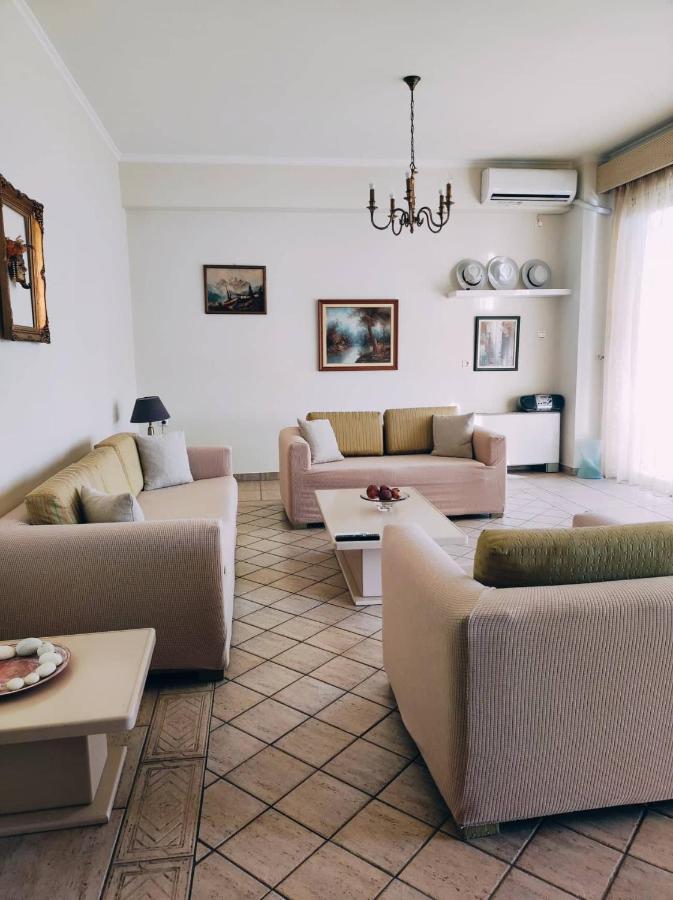 3Bd Apartment In The Center - Self Check In Патра Екстериор снимка