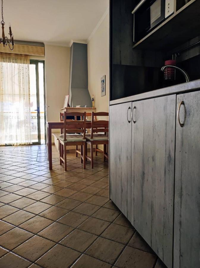 3Bd Apartment In The Center - Self Check In Патра Екстериор снимка